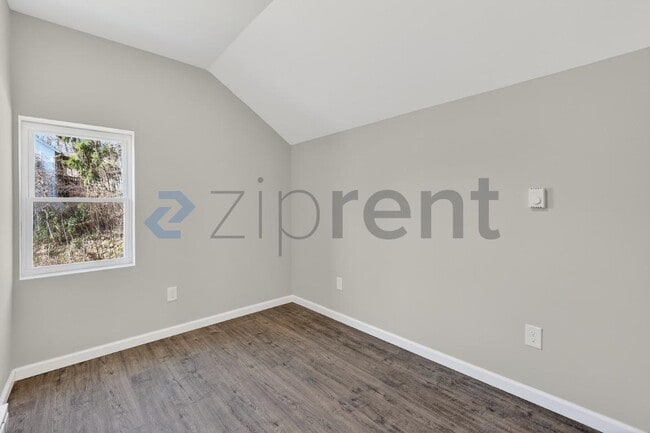 Photo - 158 Cliff St