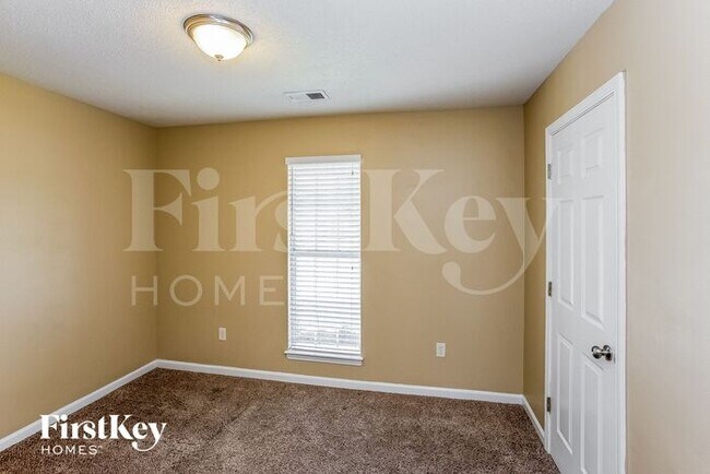 Photo - 6578 Bentley Cove