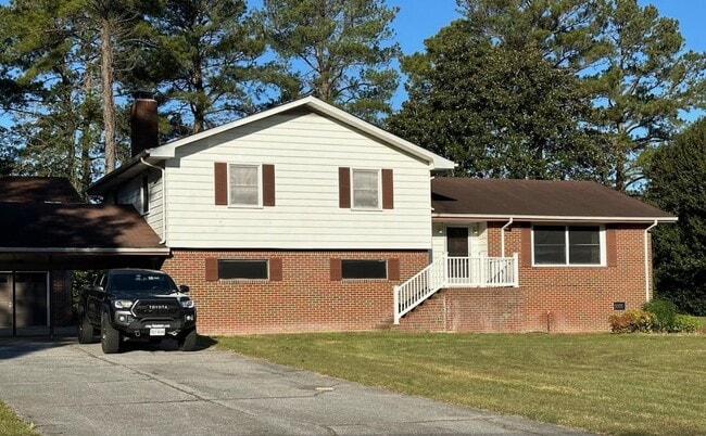 Photo - 1048 Hillwell Rd Unit House