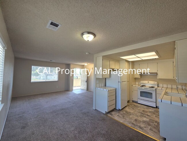 Photo - 1841 Cherokee Dr