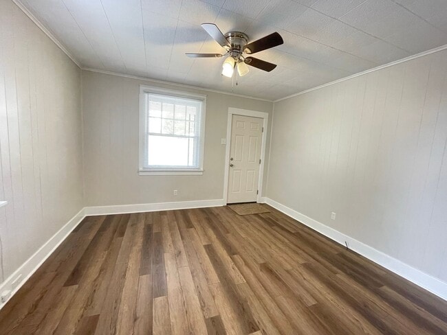 Building Photo - Nice two-story half duplex in Waynesboro, PA Rental