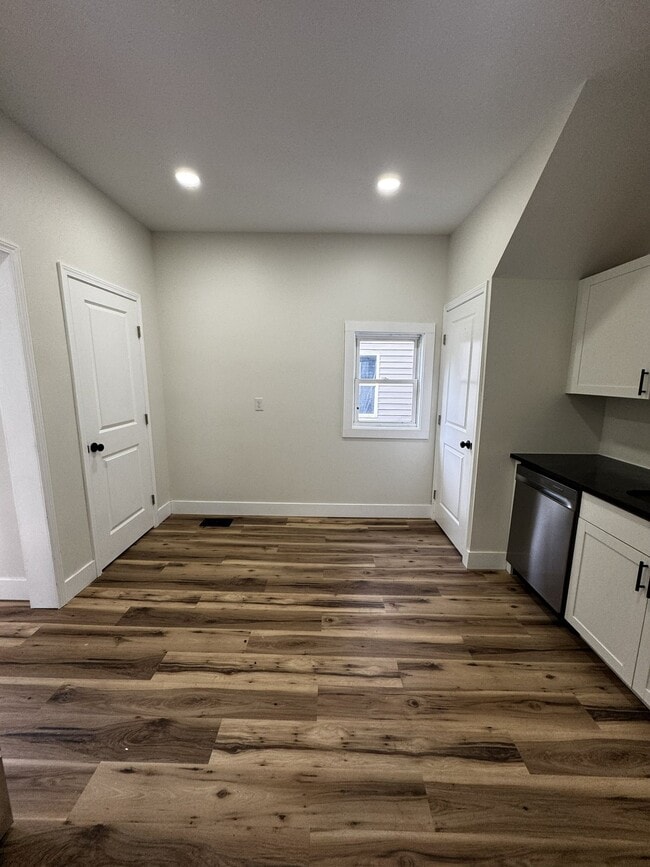533 W Auburn Ave