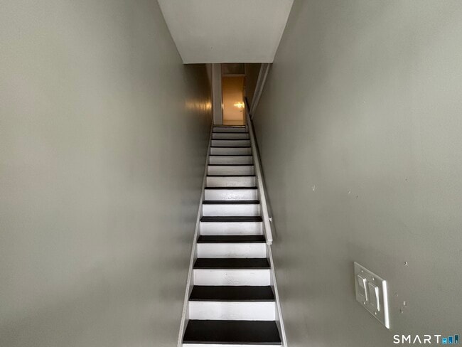 Photo - 241 Lewis St