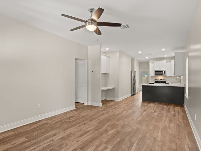Photo - 404 S Division St Unidad Apt. A