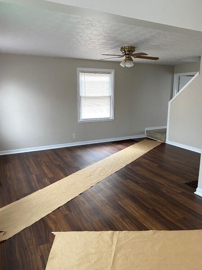 Photo - 3 Bedroom, 1 Bathroom SINGLE FAMILY HOME f...