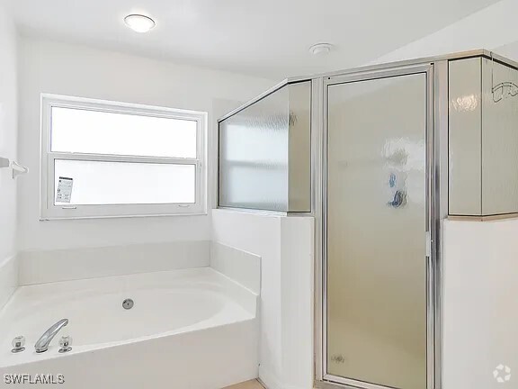 Building Photo - 130 SW 31st Ave Rental