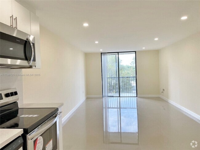 Building Photo - 16851 NE 23rd Ave Unit A411 Rental