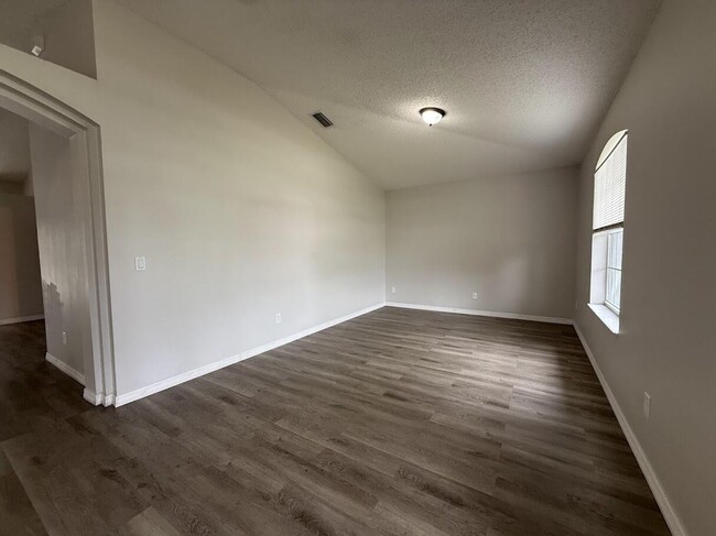 Photo - 548 SW Undallo Rd