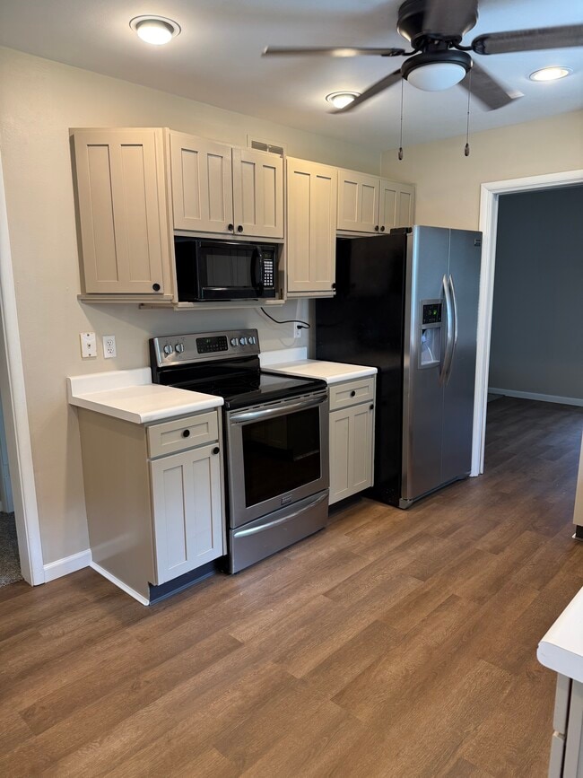Building Photo - 1609 S Park Ave Rental