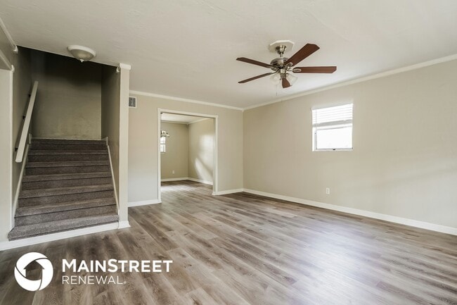 Photo - 5009 2nd St W