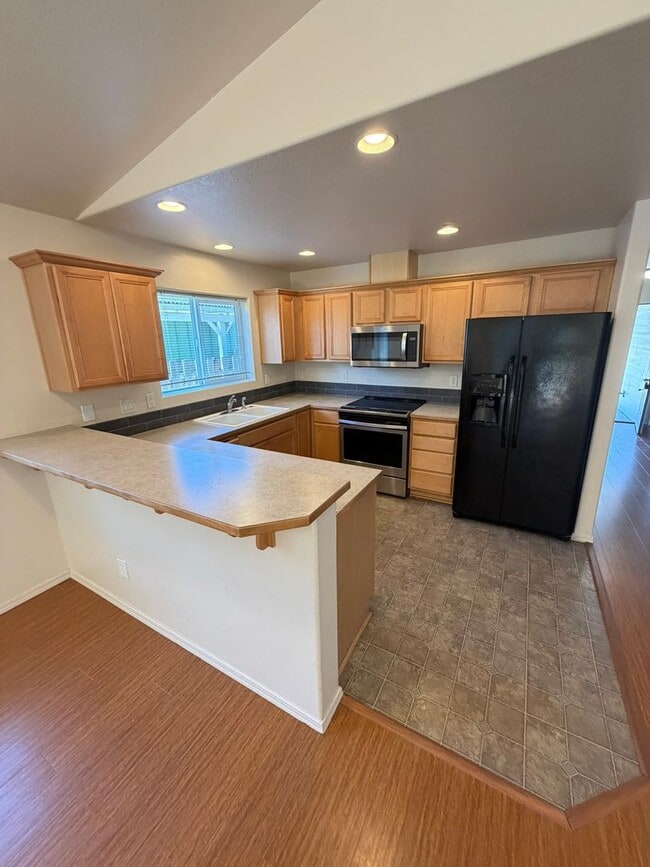 375 Twister St NE