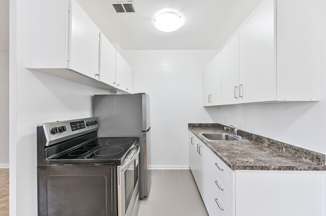 Photo - 149 St George St Unit 00205