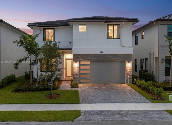 Building Photo - 1450 SW 23rd St Rental