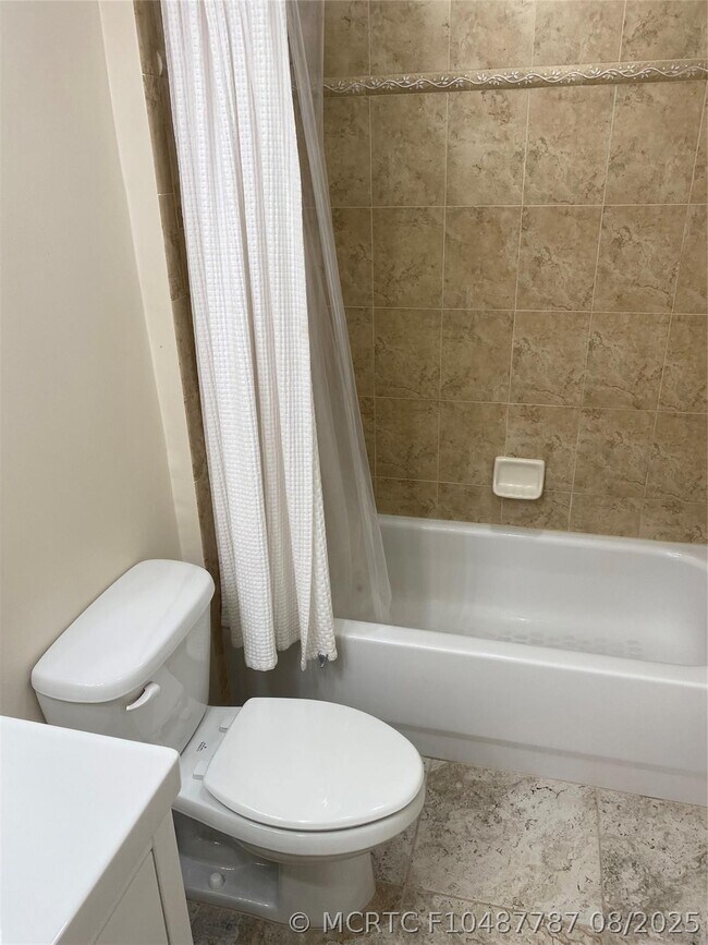 Photo - 6300 Landings Way