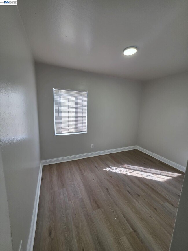 Photo - 20331 Concord Ave