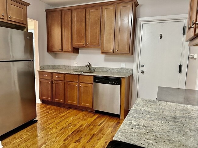 Photo - 2233 W Shakespeare Ave Unit 2R