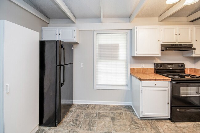 Photo - 225 Rockingham Rd