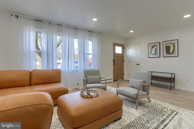 Photo - 137 Apple Ln