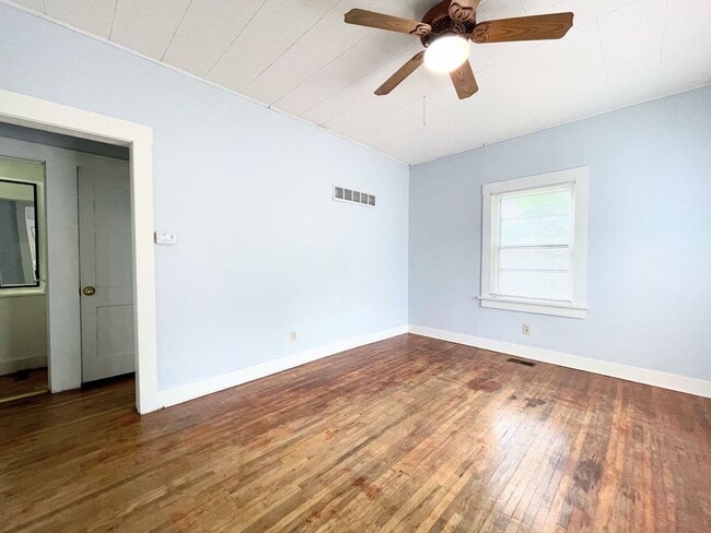 Photo - 1 Bedroom Home with Garage