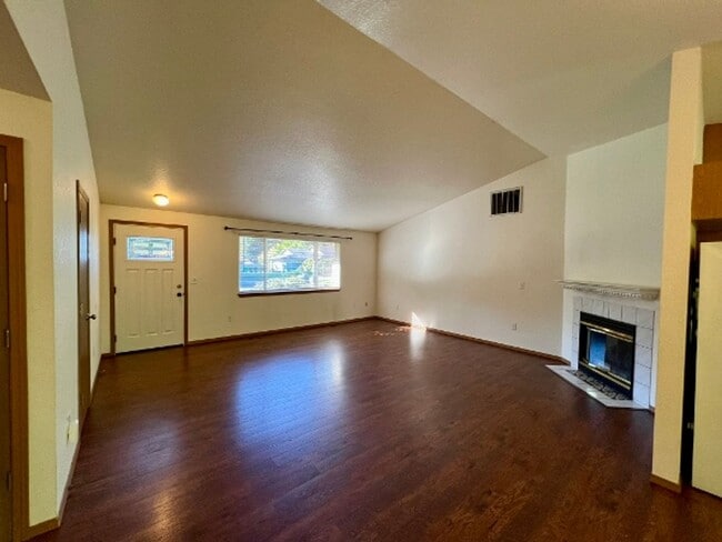 Photo - 3 BD w/ Vaulted Ceiling