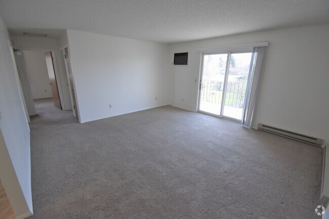 Building Photo - Top floor apartment! Close to MSU and down... Unit 63