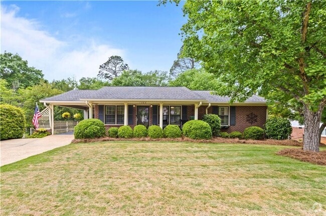 Building Photo - Charming Northside Opelika Home w/ Basement