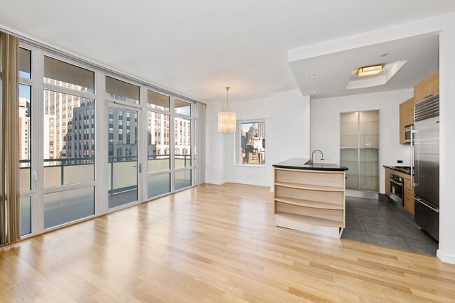 Building Photo - 325 5th Ave Rental