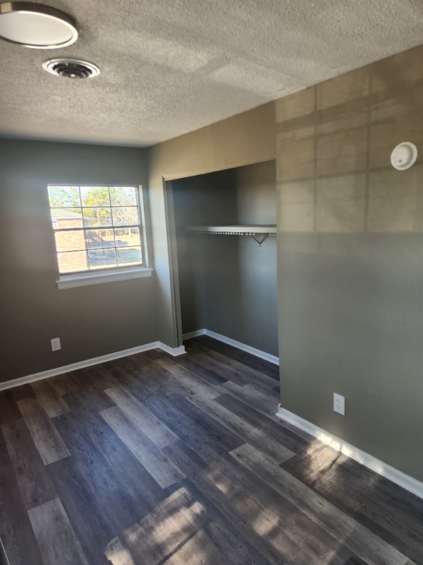 Photo - 196 Industrial Dr Unit 1c