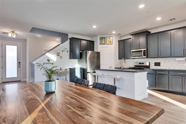 Photo - 8607 Cottage Rose Dr