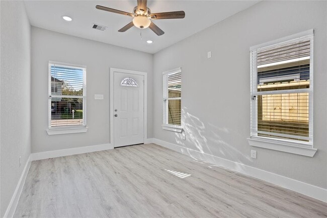 Photo - 3603 Fidelity St