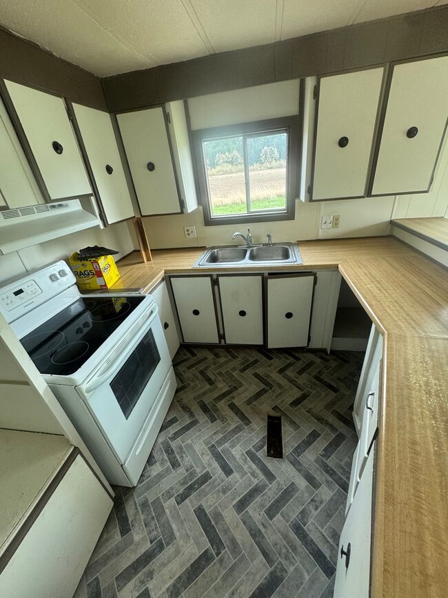 Photo - 27652 Siuslaw Rd