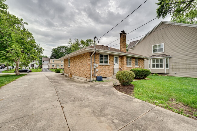 Photo - 1221 N Webster St