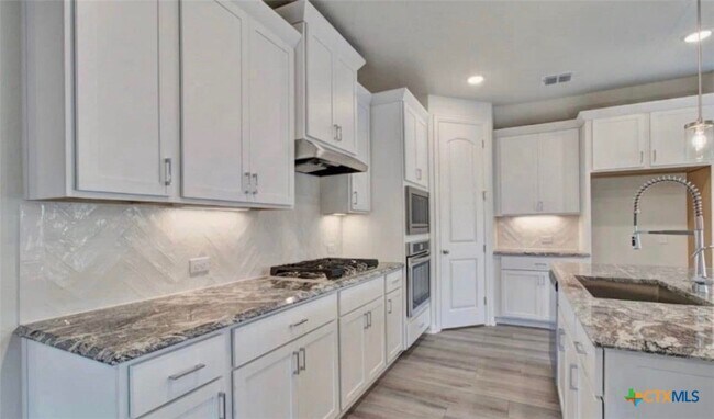 Photo - 1636 Seekat Dr Casa