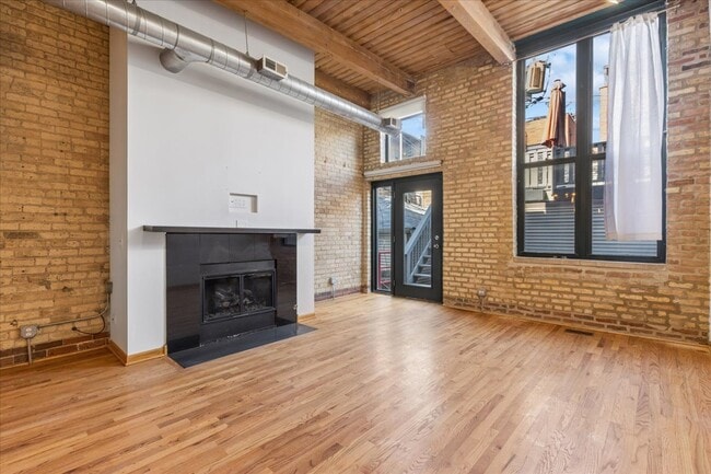 Photo - 1140 W Cornelia Ave