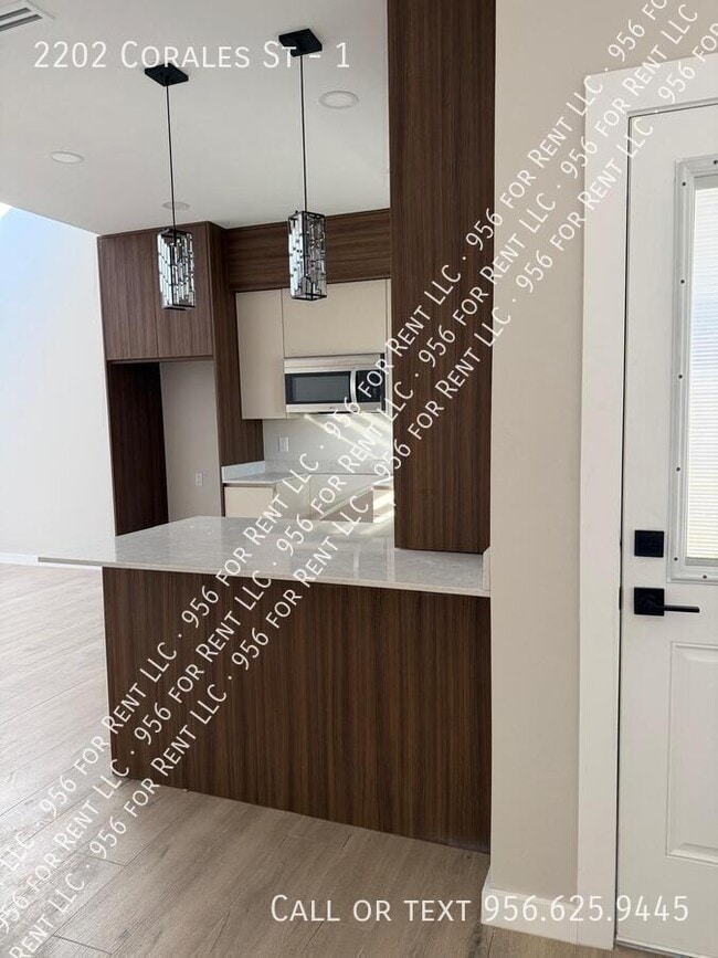 Photo - 2202 Corales St
