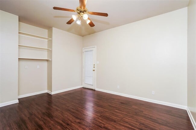 Photo - 2403 Curry Loop