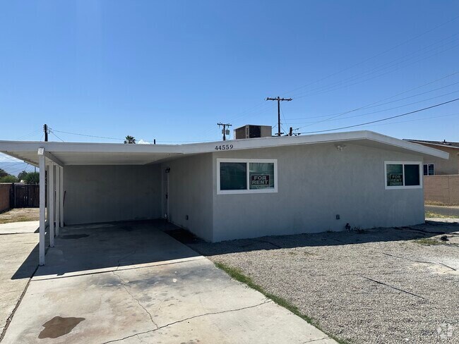 Building Photo - 44559 Palo Verde St Rental