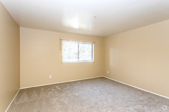 1BR, 1BA - 800SF