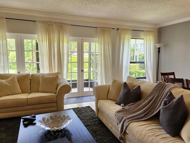 Photo - 11863 Wimbledon Cir Unit 402