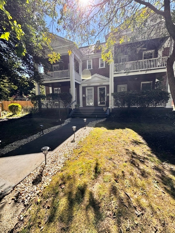 Building Photo - 3409 Kensington Ave Unit 1