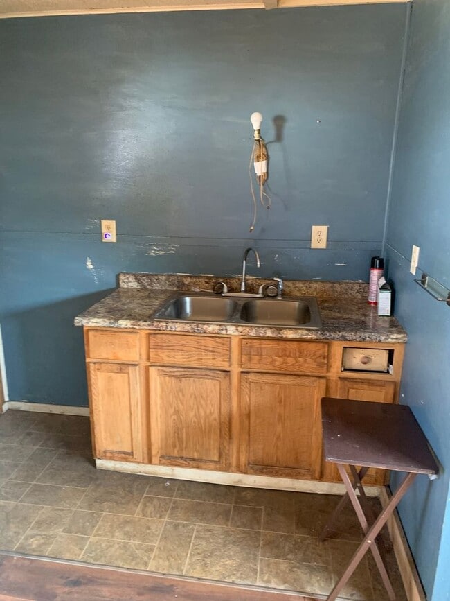 Photo - 3961 Logan Ave Unit 3961 Logan Ave - Apt 12