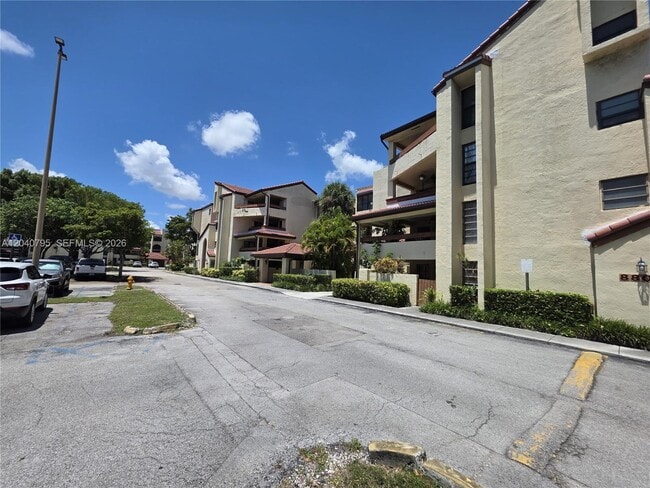 Photo - 8800 SW 123rd Ct Unidad J105