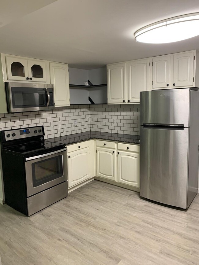 Building Photo - 1316 S Millard Ave Unit B