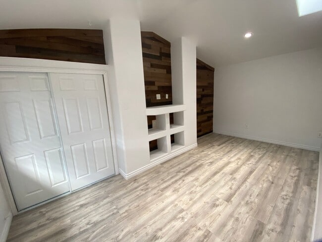 Photo - 424 S B St
