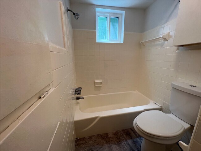 Photo - 1851 W Main St Unit 6