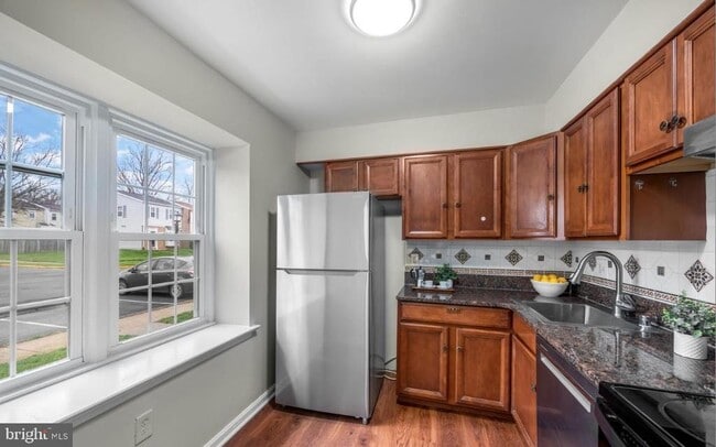 Photo - 5822 Burke Manor Ct