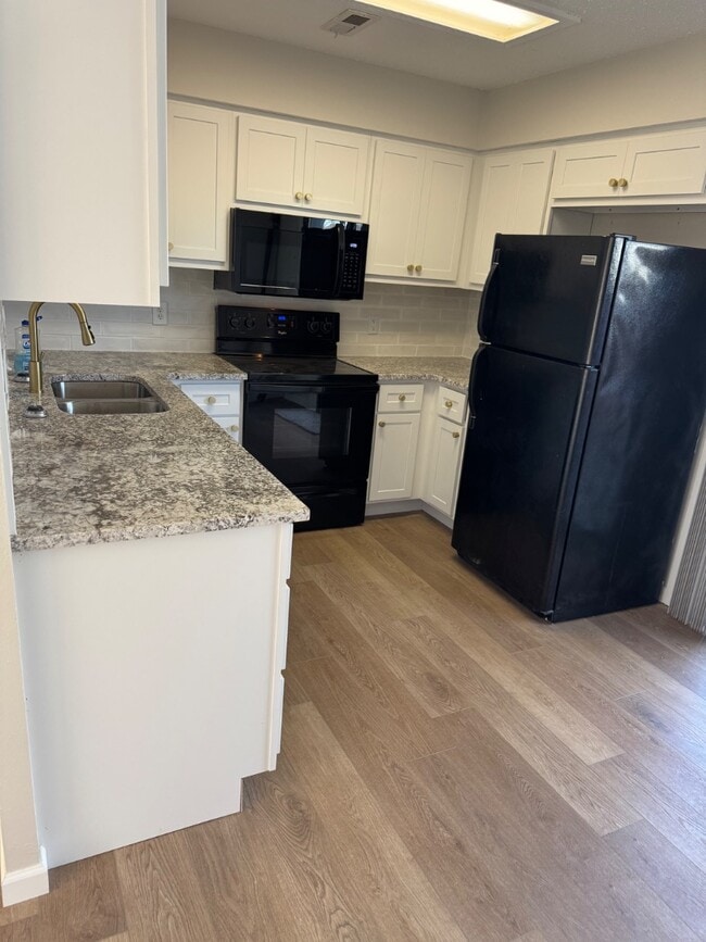 Photo - 185 Parkview Dr