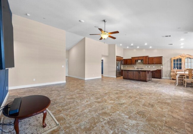 Photo - Beautiful 4 Bed 2 Bath Home!!!