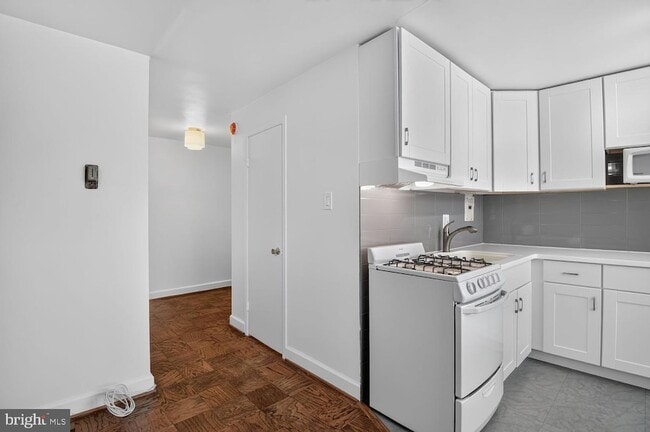 Photo - 1210 N Taft St Unit 105