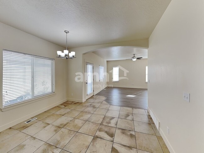 Photo - 4792 Addison Ave